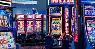 Live casino trực tuyến với dealer thật tại mmo88